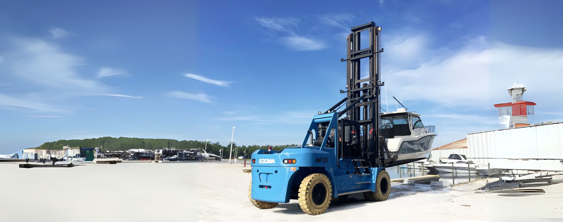 Soluções Premium de Manuseio de Barcos com Empilhadeiras Marina SOCMA